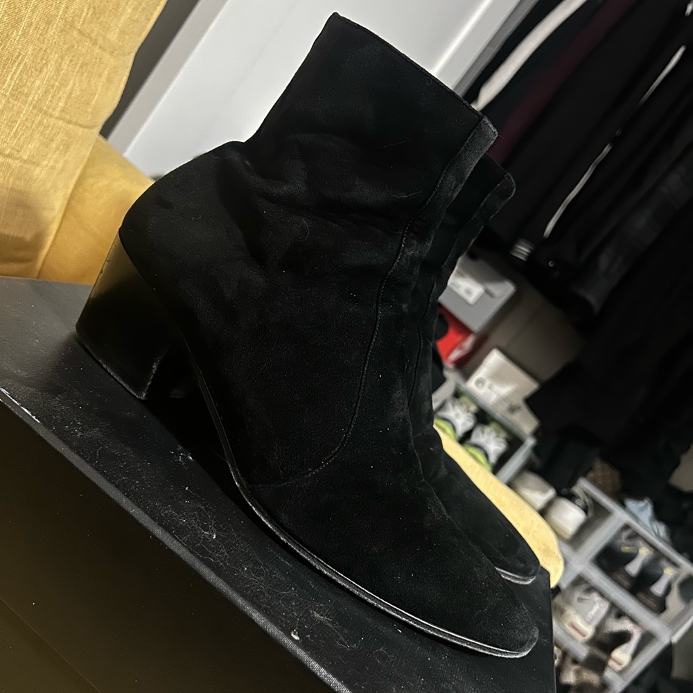 Vassili 60 black velvet Chelsea boot